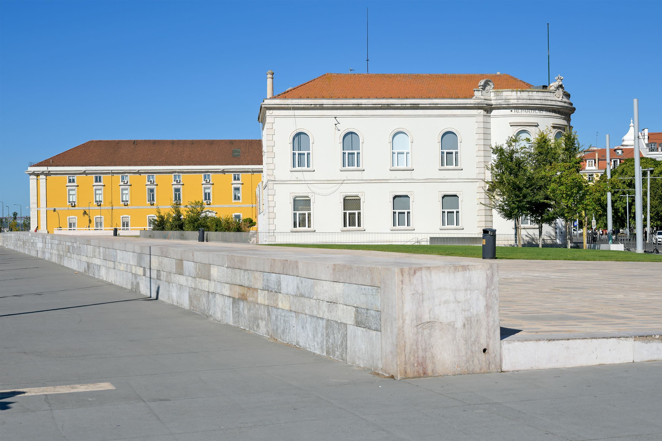  Parking at Campo das Cebolas